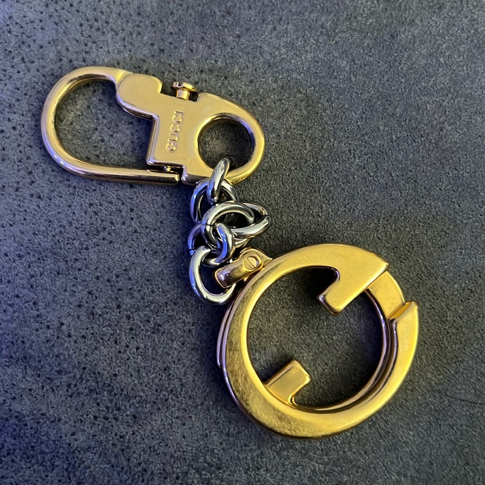 Gucci slide interlocking G keychain